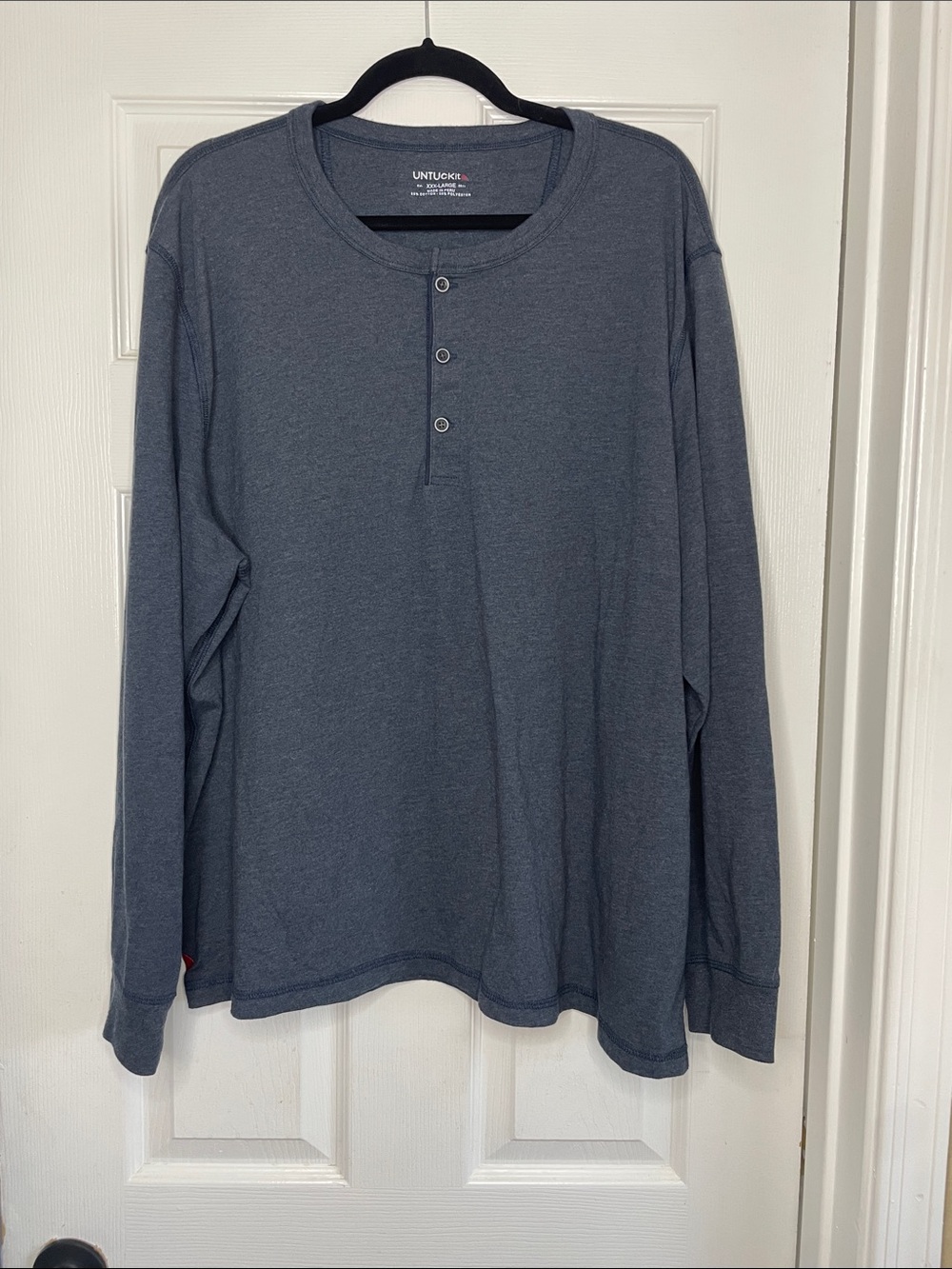 UNTUCKit Men's Long-Sleeve Henley Shirt in Charcoal Gray